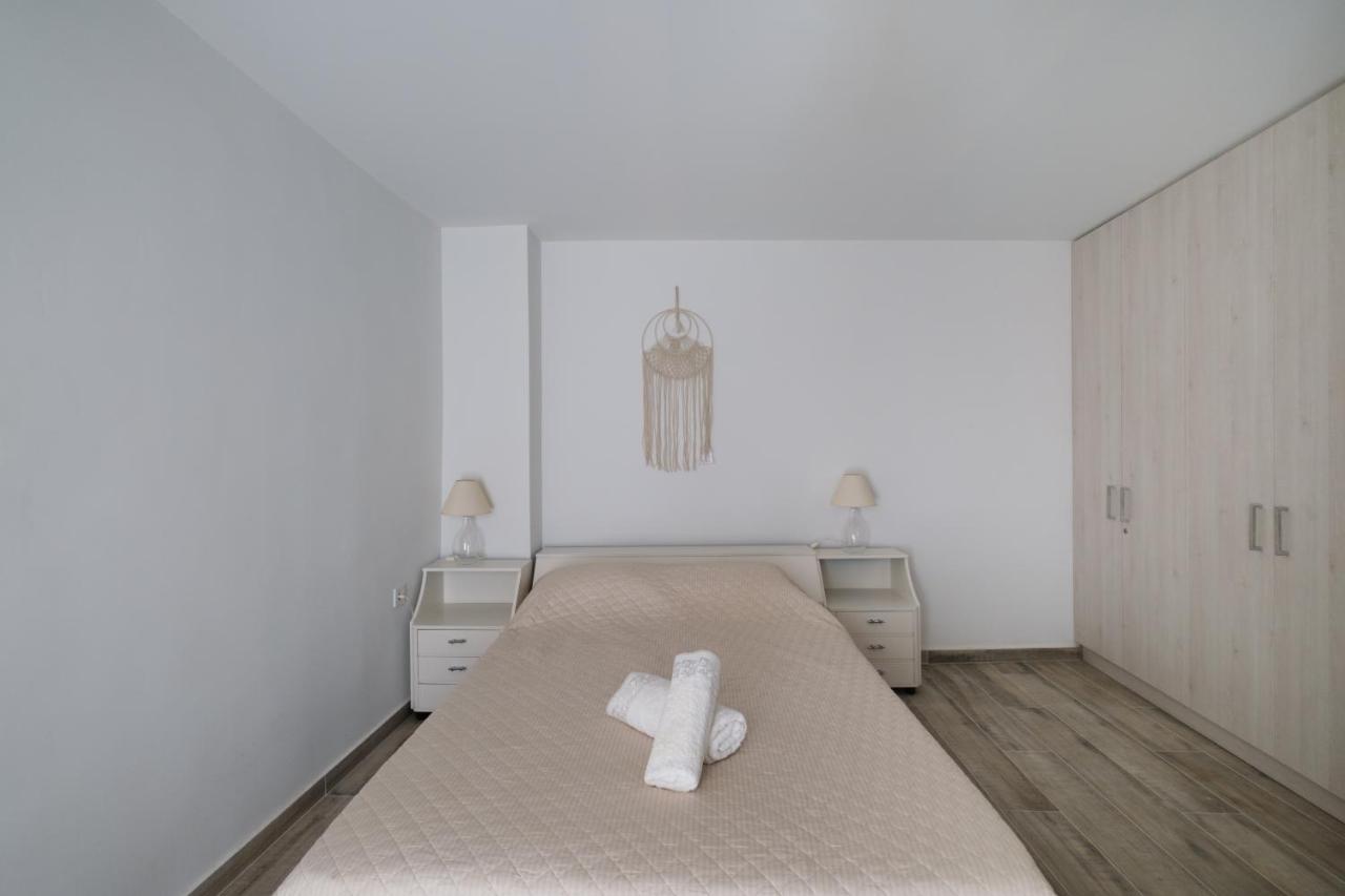 Piraiki Coastal Accommodation พีเรียส ภายนอก รูปภาพ
