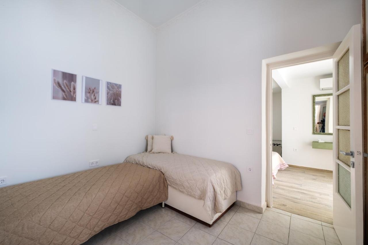 Piraiki Coastal Accommodation พีเรียส ภายนอก รูปภาพ